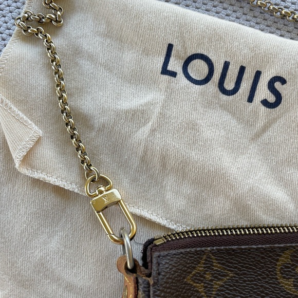 Authentic Louis Vuitton Eva Monogram with strap - Picture 4 of 13